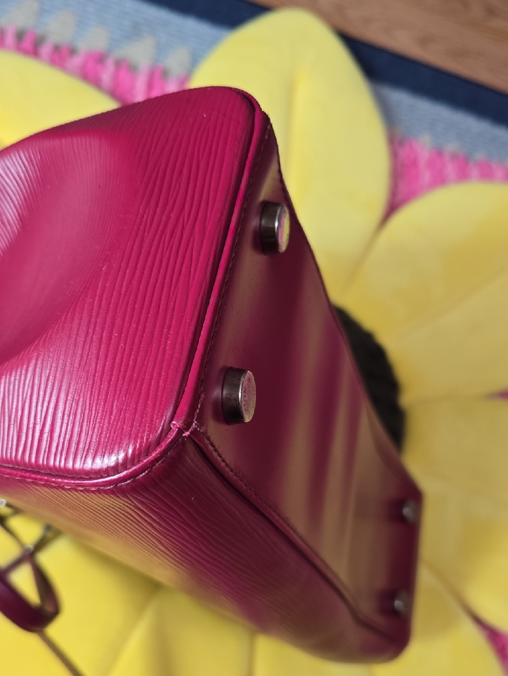 Louis Vuitton Epi Leather Shoulder Bag - Picture 12 of 17